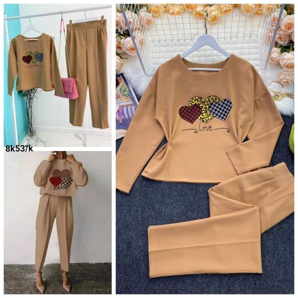 Suit jacket with hearts and trousers with front seam beige K53