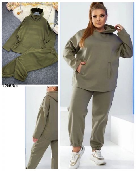 Size Plus suit in fleece with lowered hood and trousers with elasticated cuffs khaki K53