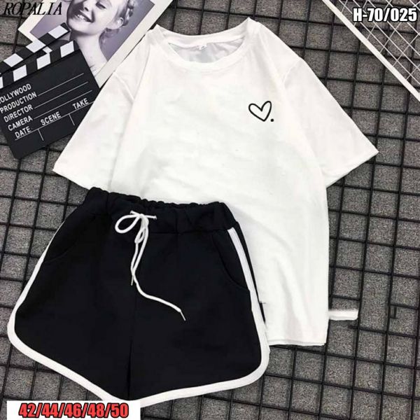 Suit shorts and white T-shirt with heart New price SV DN