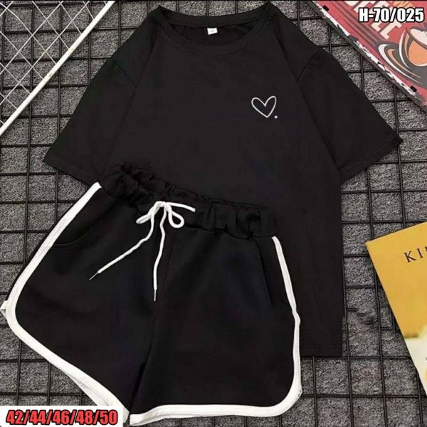 Suit shorts and black T-shirt with heart New price SV DN