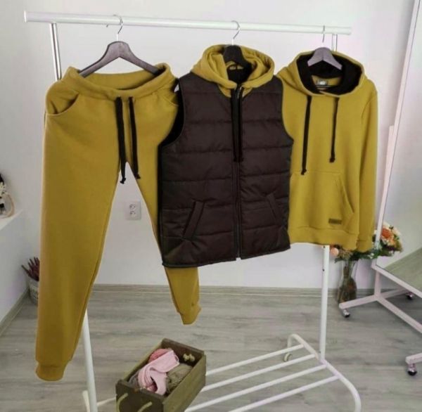 Suit SIZE PLUS on fleece with vest mustard R754