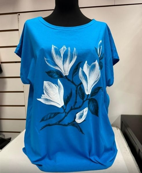 Loose T-shirt SIZE PLUS irises blue IN