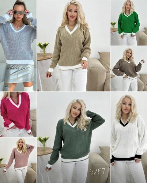 Knitted jumper with ZI angle